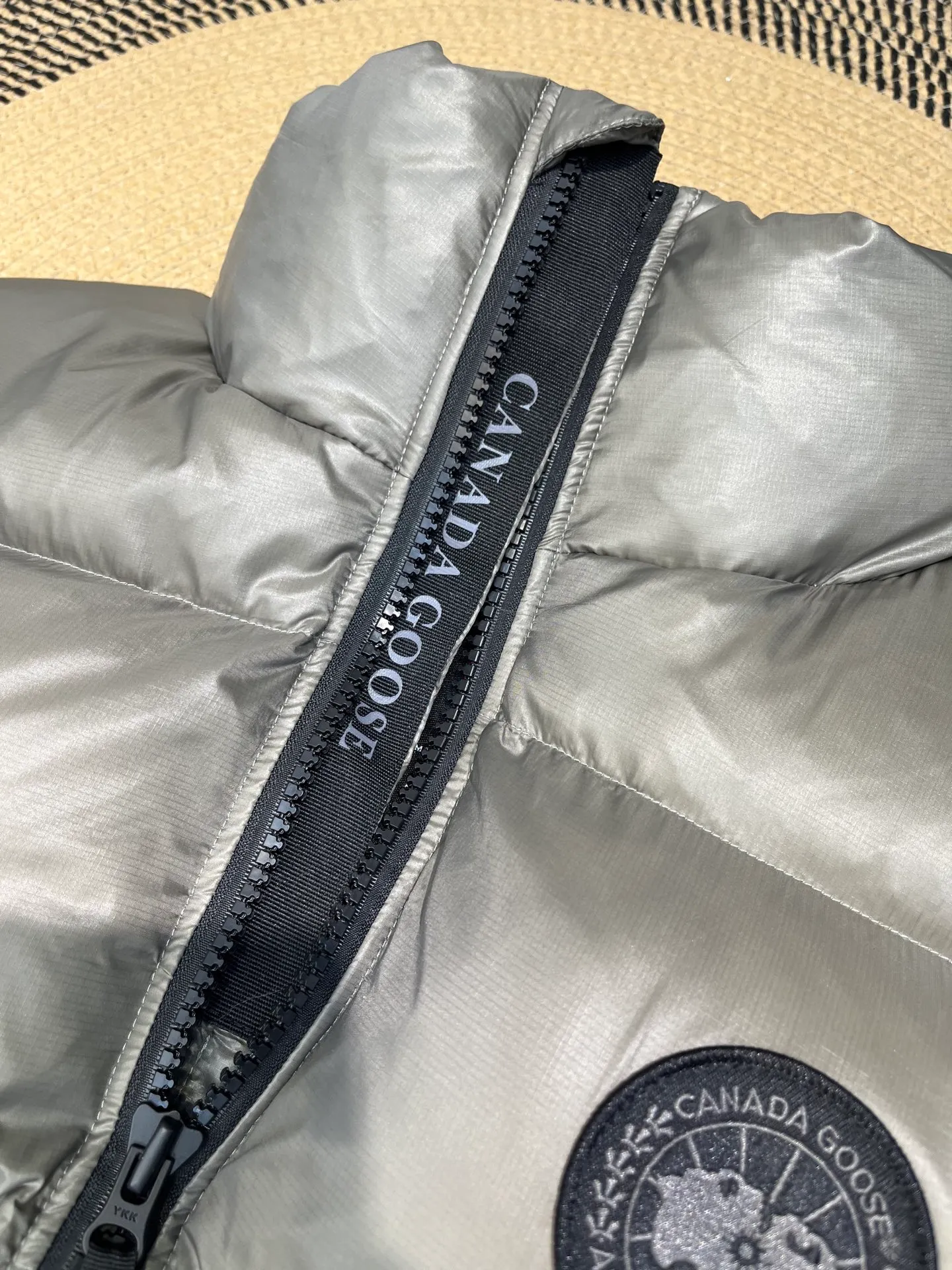 P540 🇨🇦Canada Goose""🇨🇦🌟 Canada Goose Puff Down Vest has always been recognized as the warmest down jacket. Various Instagram celebrities, Internet celebrities, and celebrities often wear it for street photos. I make Canada Goose every year, but I still can't get rid of my love for it. No matter how cold the days are, there is no need to be afraid, because there is! Filled with 90% white duck down, it is the legendary warmest down jacket and is known as a must-have for Arctic outdoor sports! The most popular down jacket in the world, celebrities are rushing to buy it, it is a must-have!  size:xxs-xxl